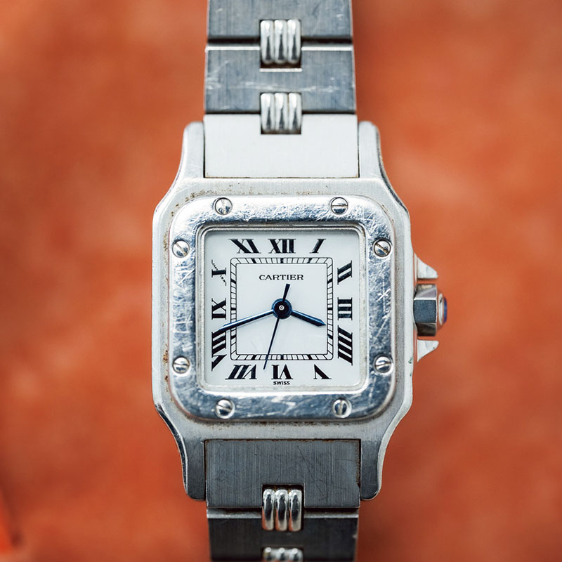 いまも手元に残す、20歳の誕生日に贈られた時計。