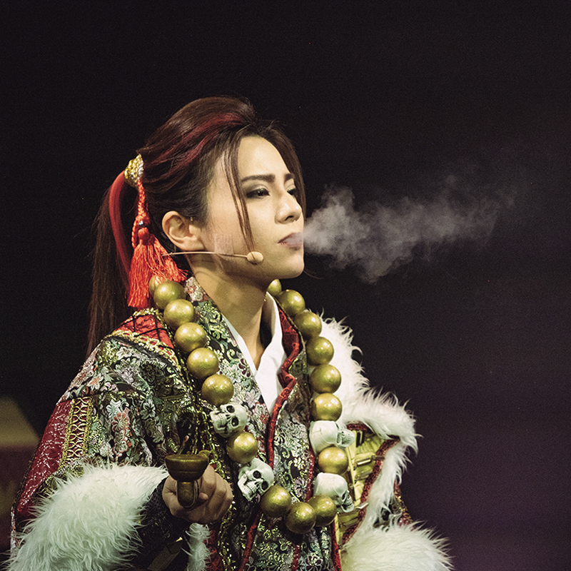 歌劇団の創立メンバーとして、主演女優として、研鑽を続けてきた菅井さん