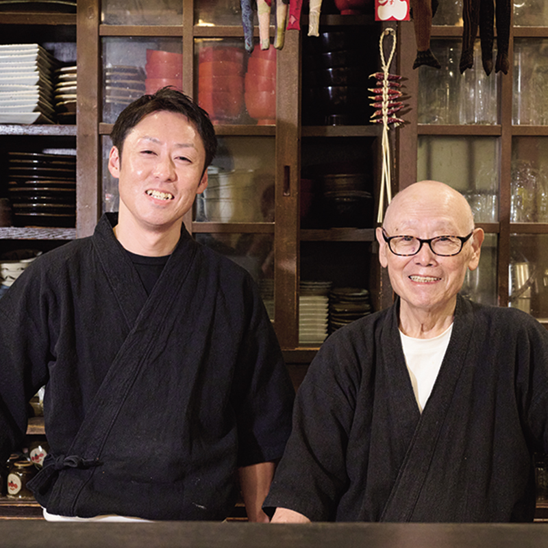 店主の丸野人さん（左）と征孝さん（右）