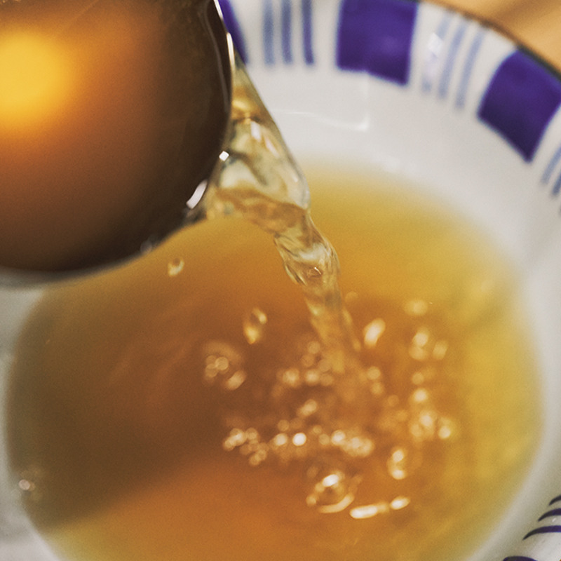 The dashi broth is prepared using techniques that have been passed down since their days as an udon restaurant