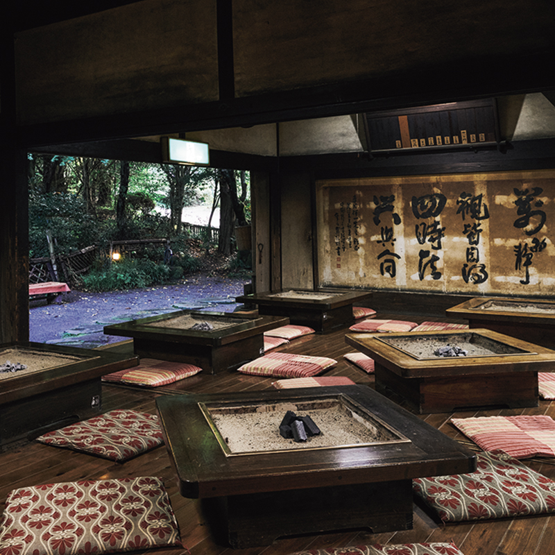 店內環境古色古香，充滿了能感受到歷史底蘊的獨特韻味。