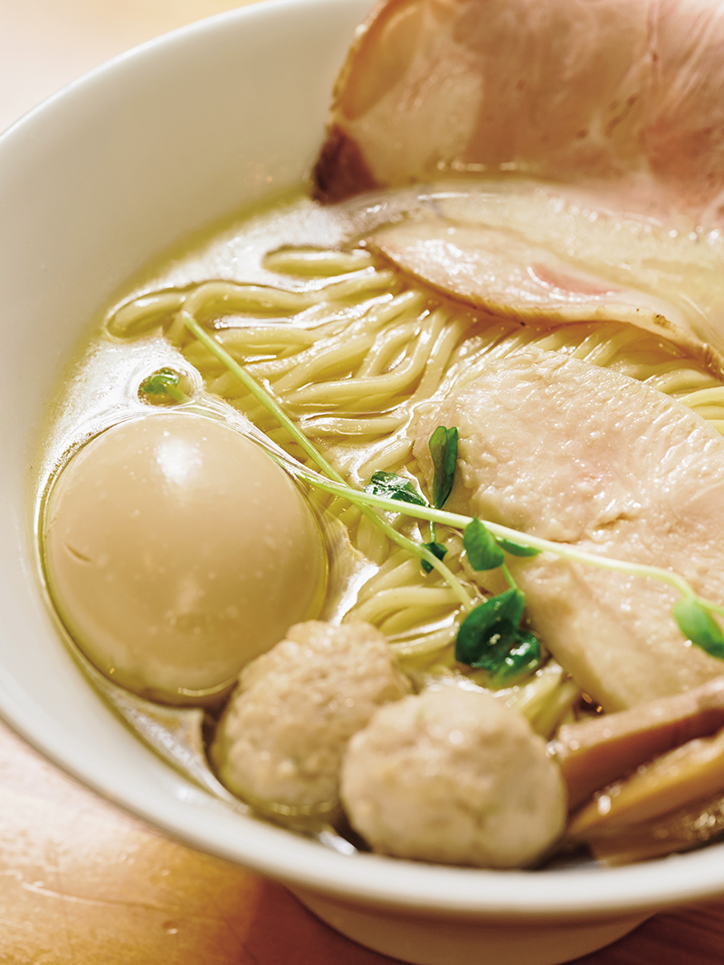 和食歴30年の料理人がとる11種類の野菜出汁を味わう。「麺処 きのゑ」